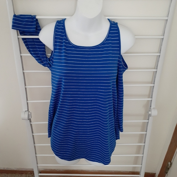 Adorable Juniors' Cold Shoulder Top - Picture 1 of 3